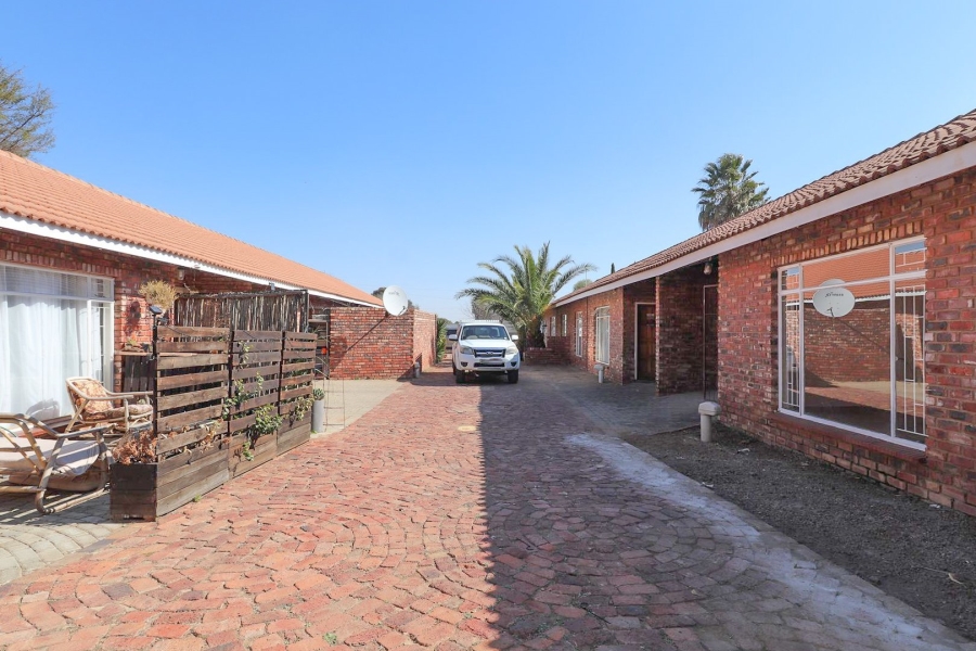 2 Bedroom Property for Sale in La Hoff North West